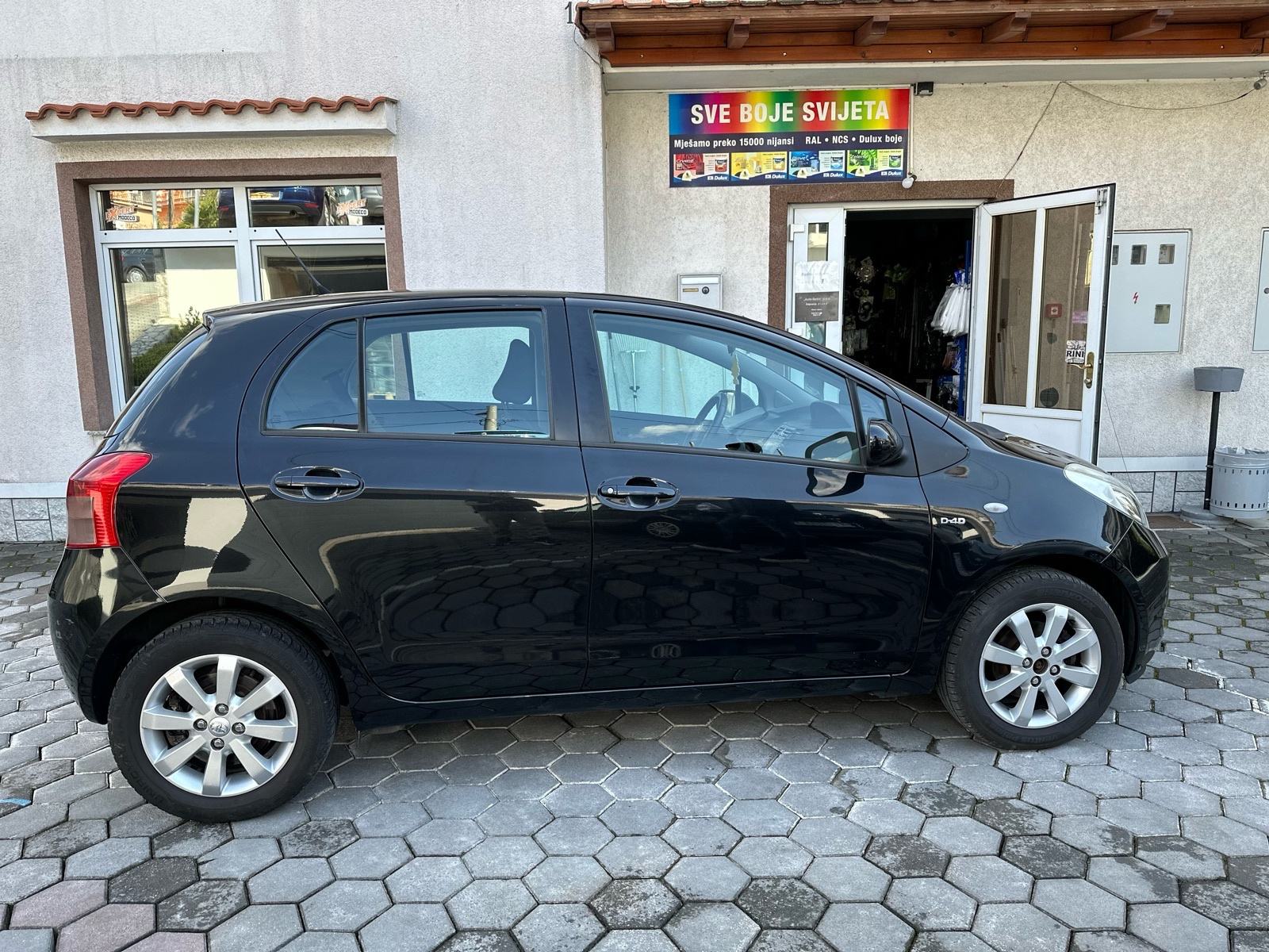 Toyota Yaris 1,4 D-4D MAGLENKE-KLIMA-SERVIS PRIJE ISPORUKE-GARANCIJA!!, fotografija 6