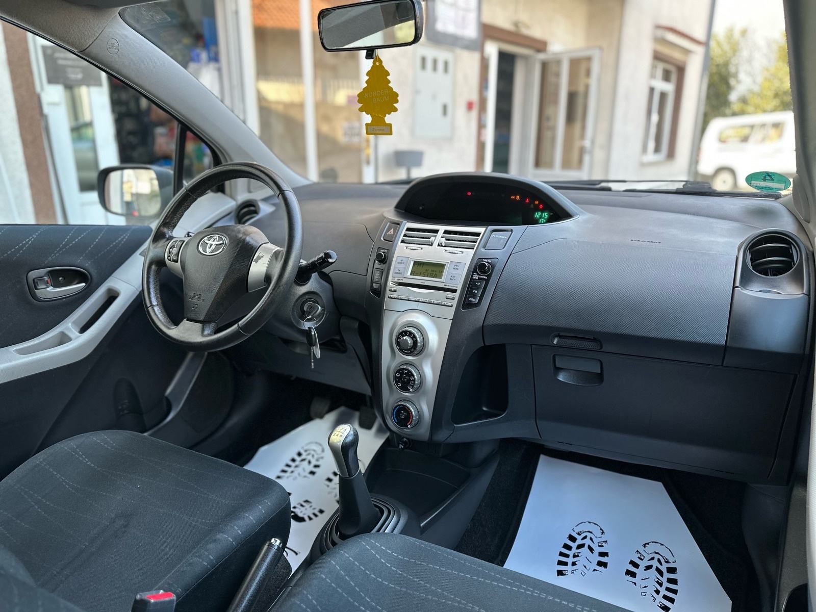 Toyota Yaris 1,4 D-4D MAGLENKE-KLIMA-SERVIS PRIJE ISPORUKE-GARANCIJA!!, fotografija 14