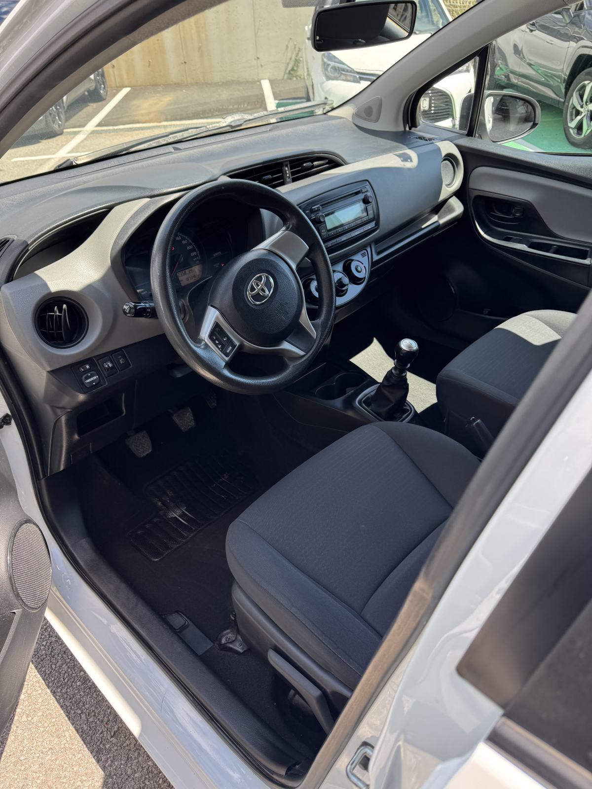 Toyota Yaris 1,4 D-4D...redovno održavan, nije uvoz, fotografija 4