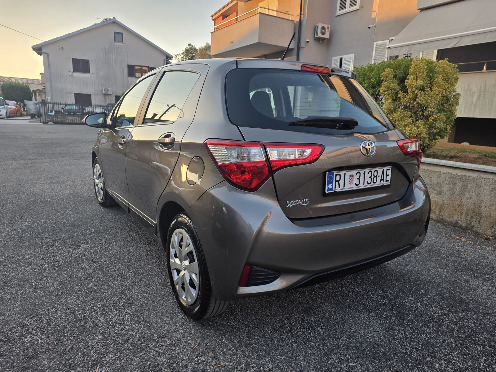 Toyota Yaris 1,4 D-4D ,Reg.08.27 ,Garancija 08.27 "PRILIKA", fotografija 4