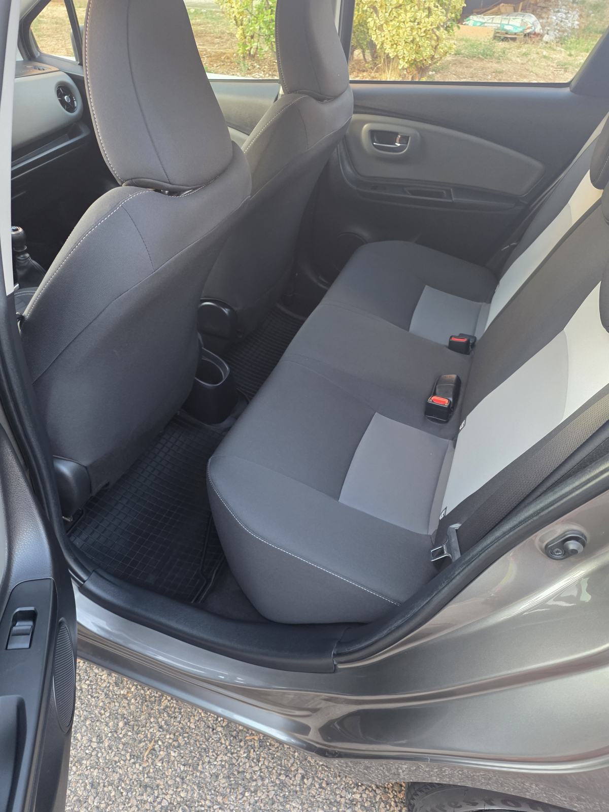 Toyota Yaris 1,4 D-4D ,Reg.08.27 ,Garancija 08.27 "PRILIKA", fotografija 12