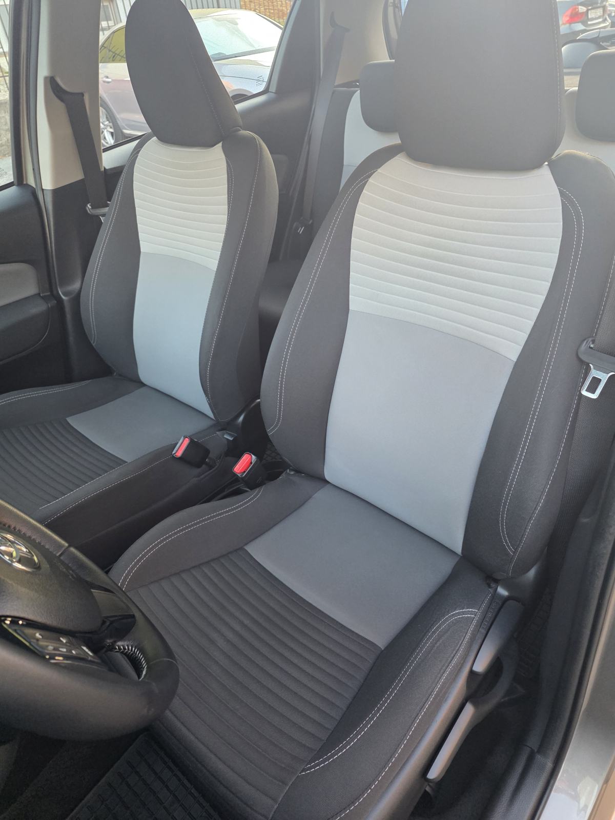 Toyota Yaris 1,4 D-4D ,Reg.08.27 ,Garancija 08.27 "PRILIKA", fotografija 14