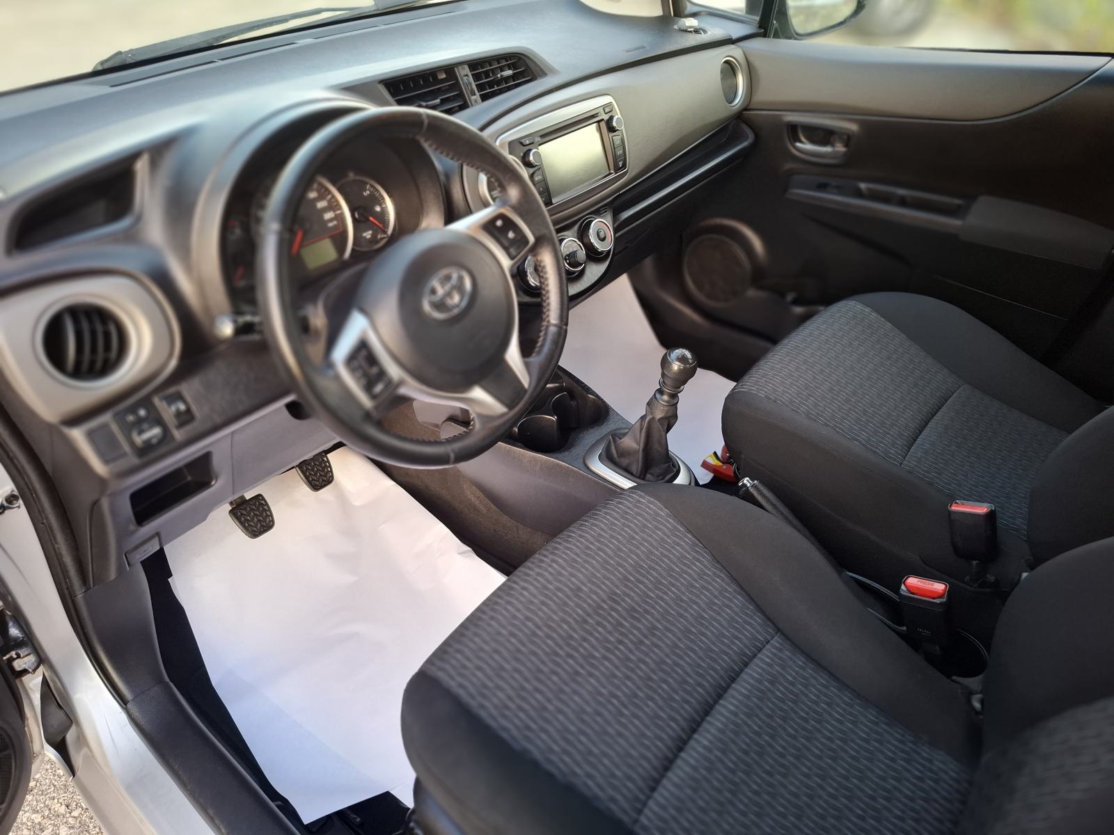 Toyota Yaris 1,4 D-4D, fotografija 3