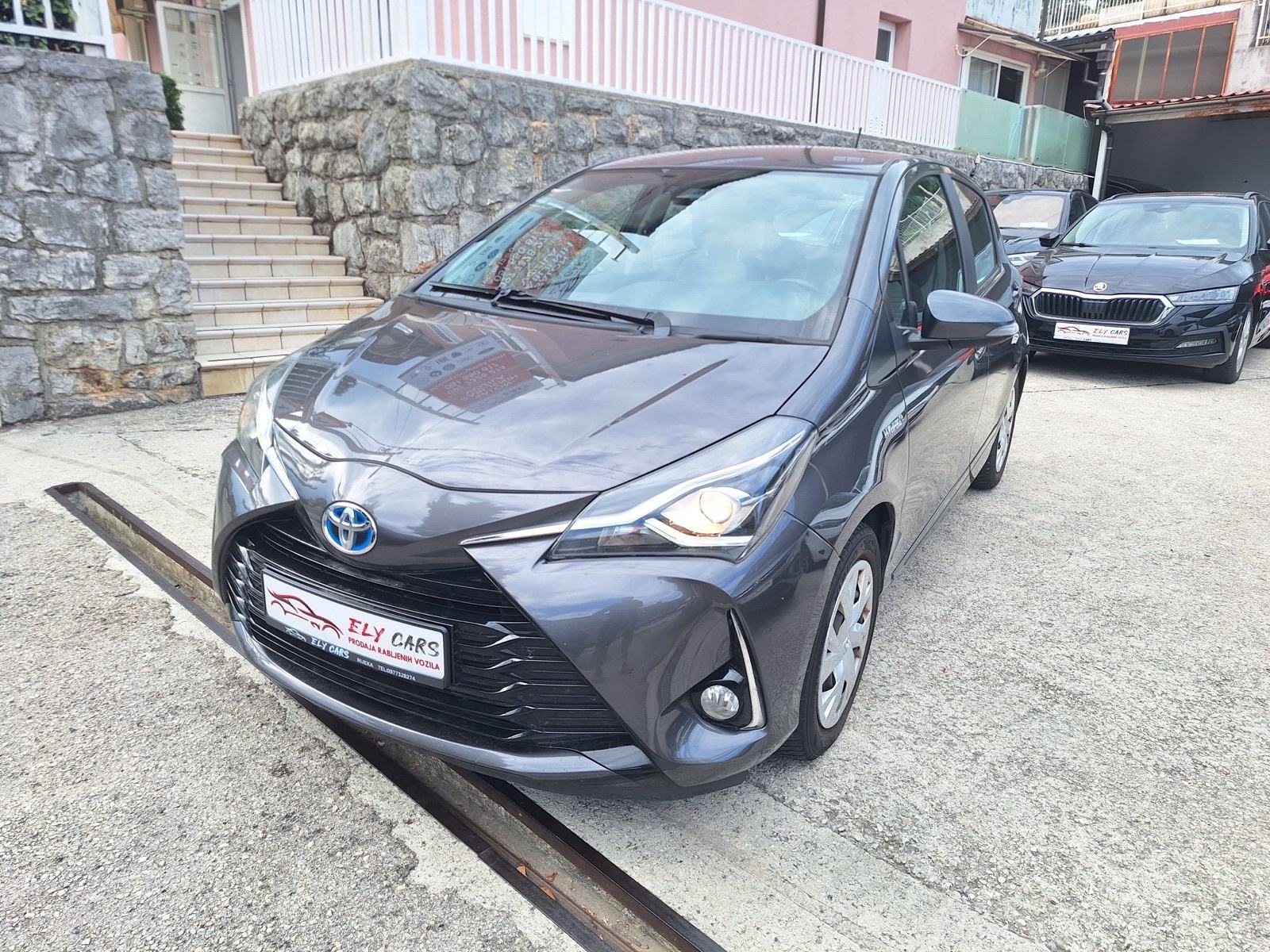 Toyota Yaris 1,5 100 Ks (Hibridy)automatik PARKING KAMERA‼️AKCIJA 500e, fotografija 2