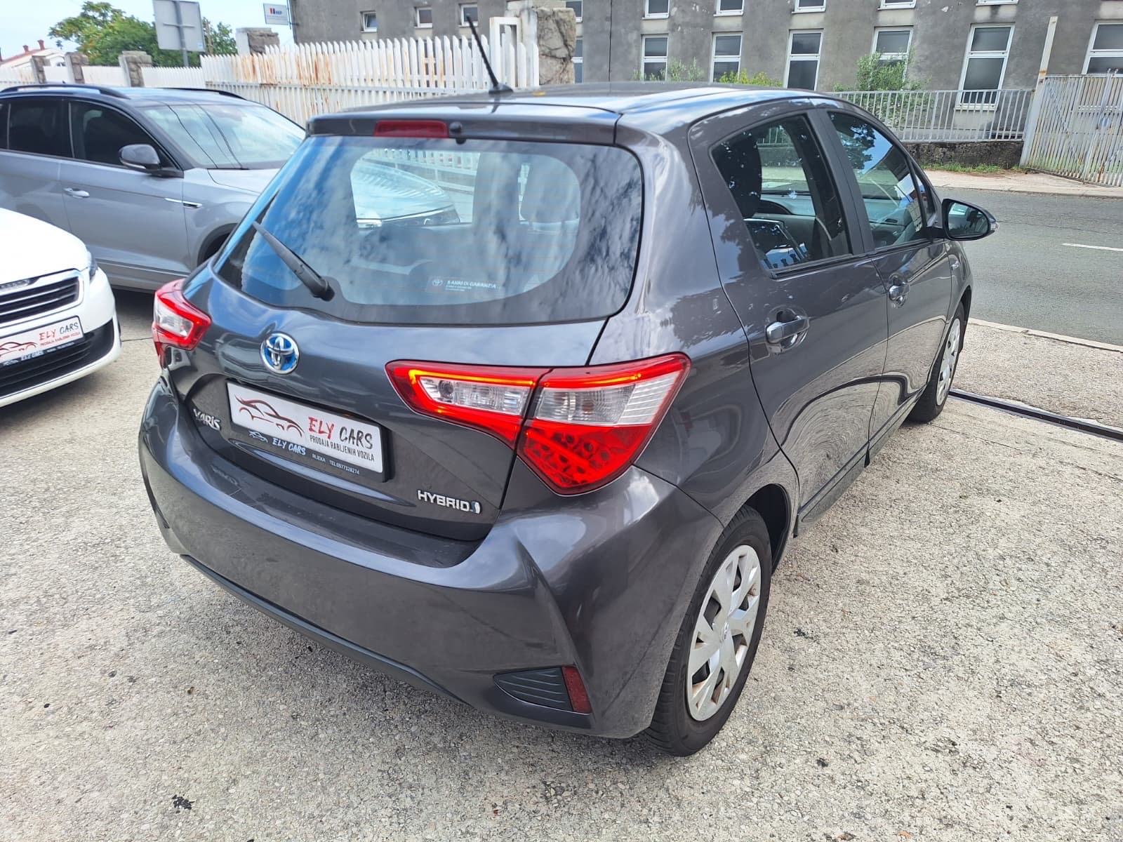 Toyota Yaris 1,5 100 Ks (Hibridy)automatik PARKING KAMERA‼️AKCIJA 500e, fotografija 5