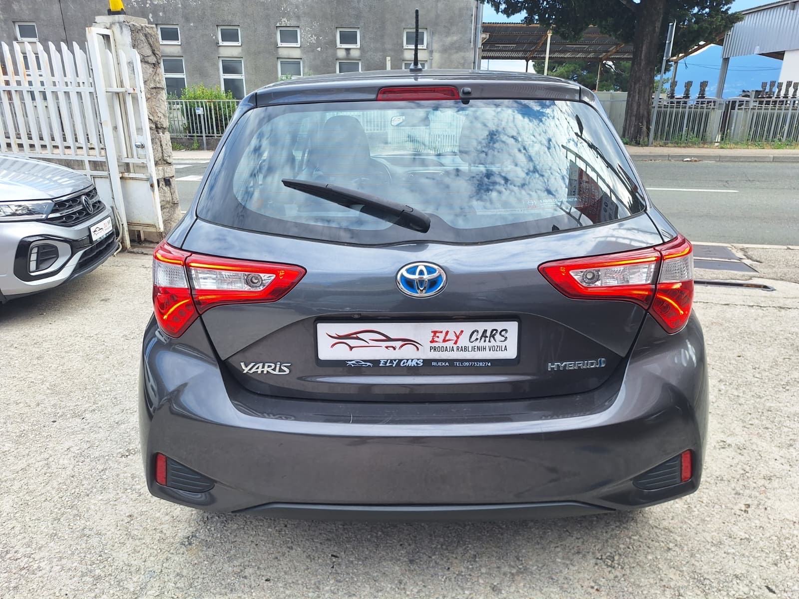 Toyota Yaris 1,5 100 Ks (Hibridy)automatik PARKING KAMERA‼️AKCIJA 500e, fotografija 9