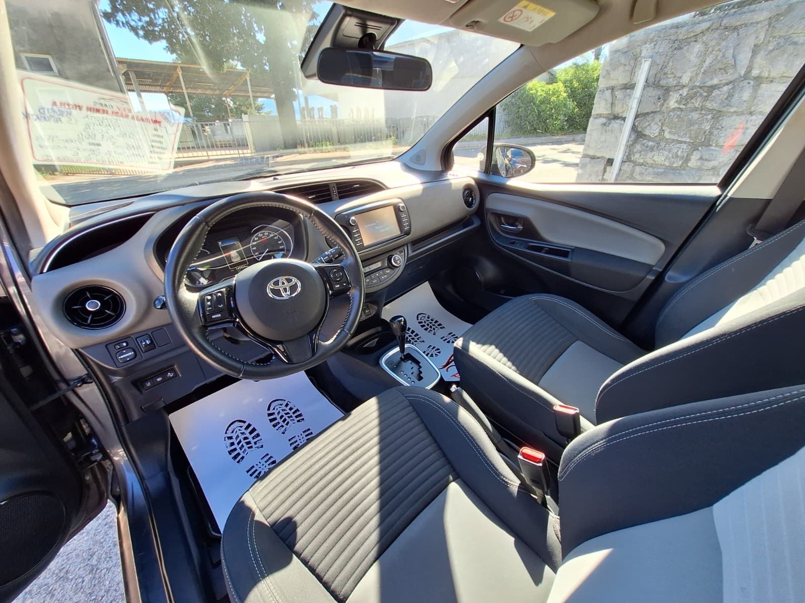 Toyota Yaris 1,5 100 Ks (Hibridy)automatik PARKING KAMERA‼️AKCIJA 500e, fotografija 12