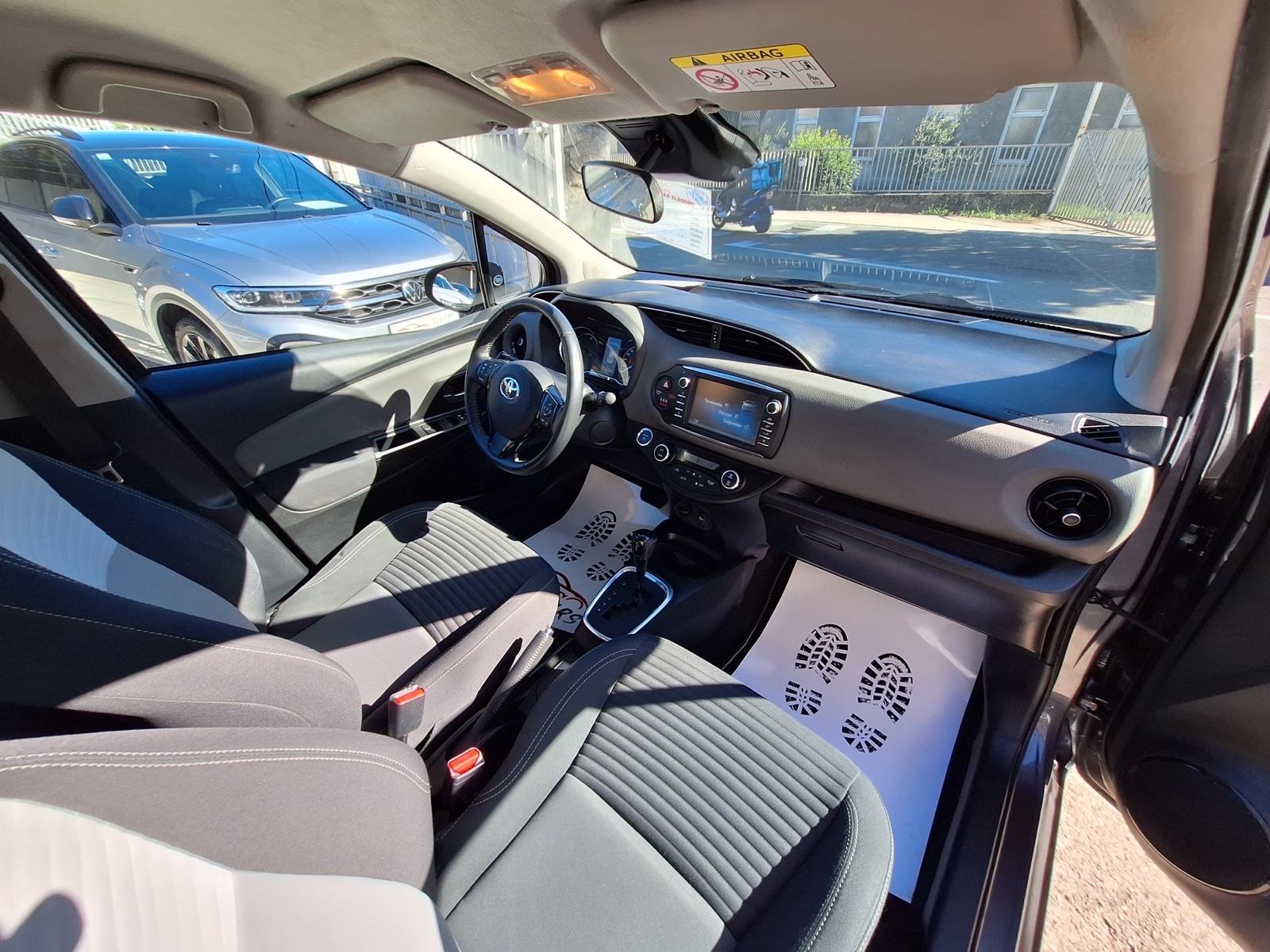 Toyota Yaris 1,5 100 Ks (Hibridy)automatik PARKING KAMERA‼️AKCIJA 500e, fotografija 17
