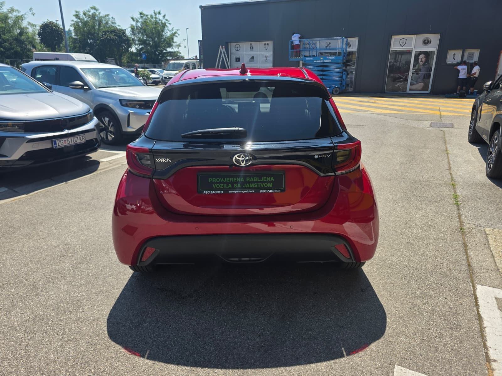 Toyota Yaris 1.5 Active Drive 68Kw - Provjerena rabljena vozila!, fotografija 2