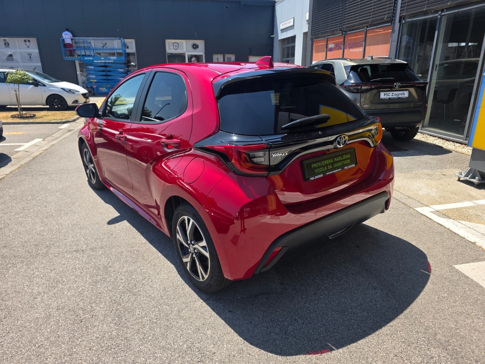 Toyota Yaris 1.5 Active Drive 68Kw - Provjerena rabljena vozila!, fotografija 3