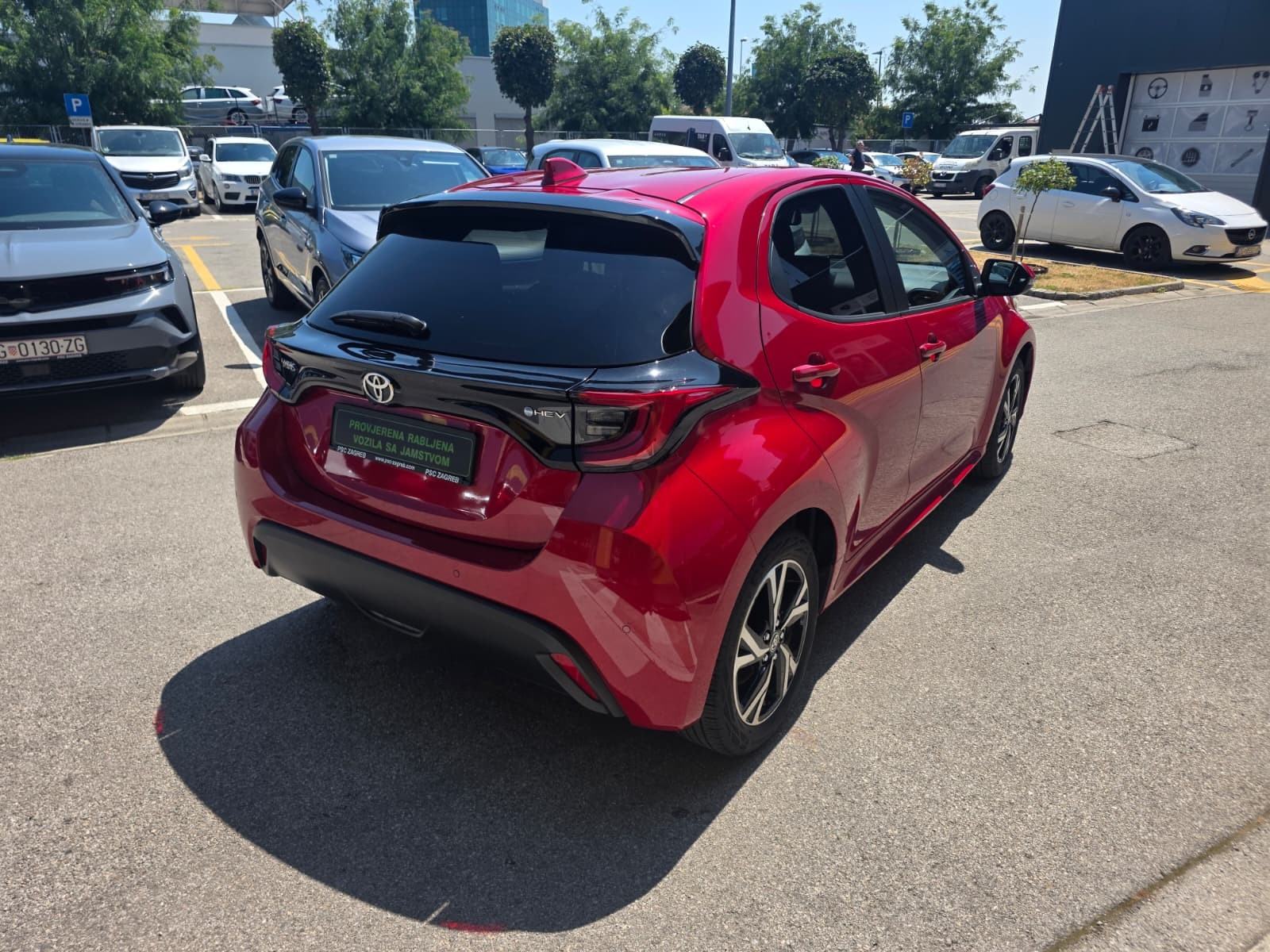Toyota Yaris 1.5 Active Drive 68Kw - Provjerena rabljena vozila!, fotografija 13