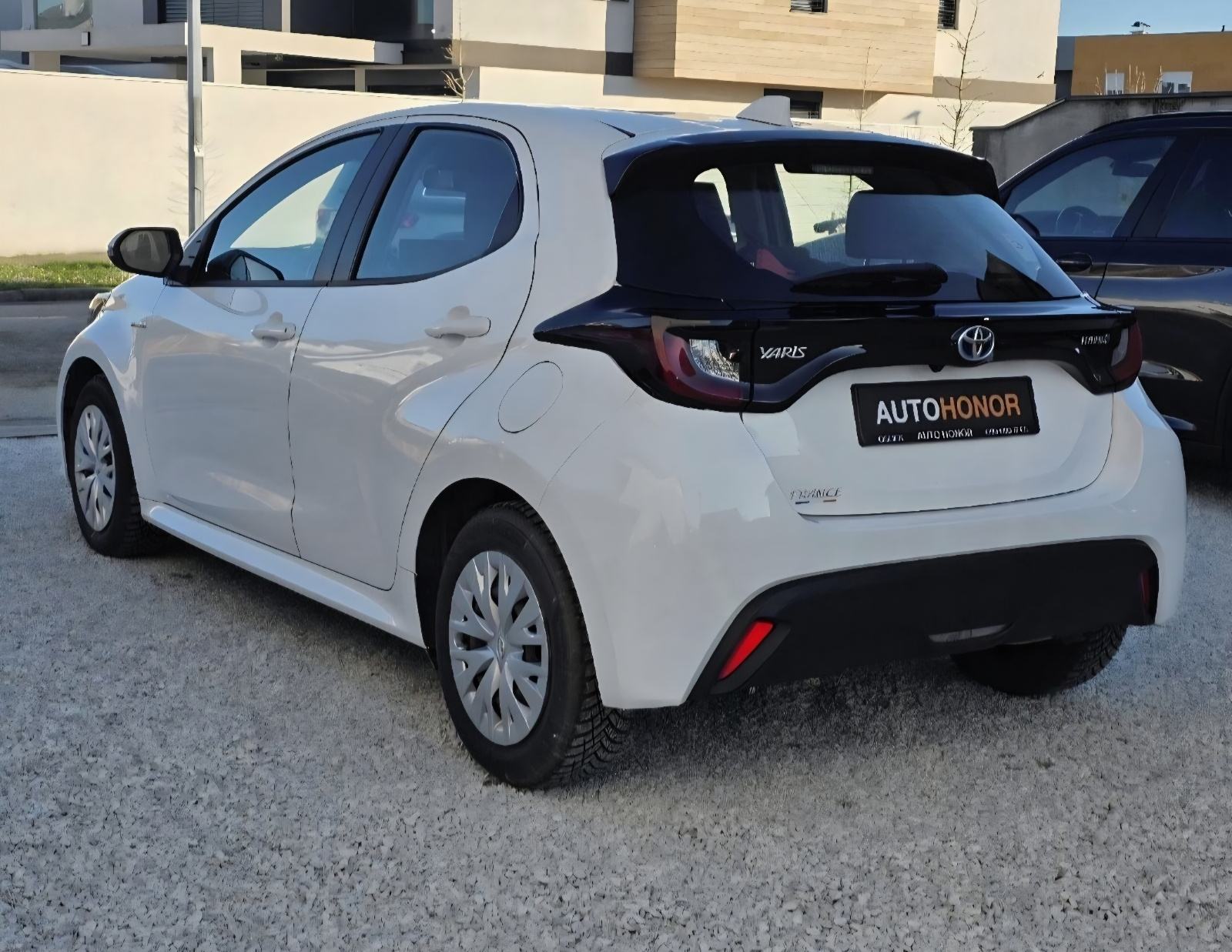 Toyota Yaris Hybrid 1,5 Automatik Reg 9/2026 Tvorničko jamstvo, fotografija 6
