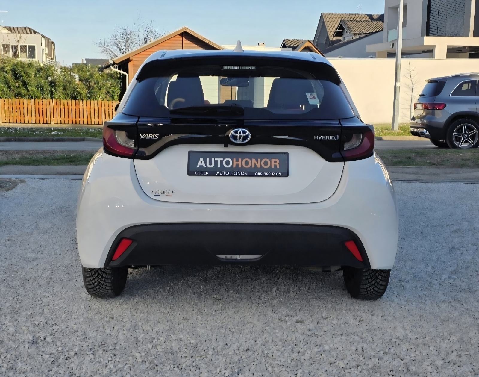Toyota Yaris Hybrid 1,5 Automatik Reg 9/2026 Tvorničko jamstvo, fotografija 5