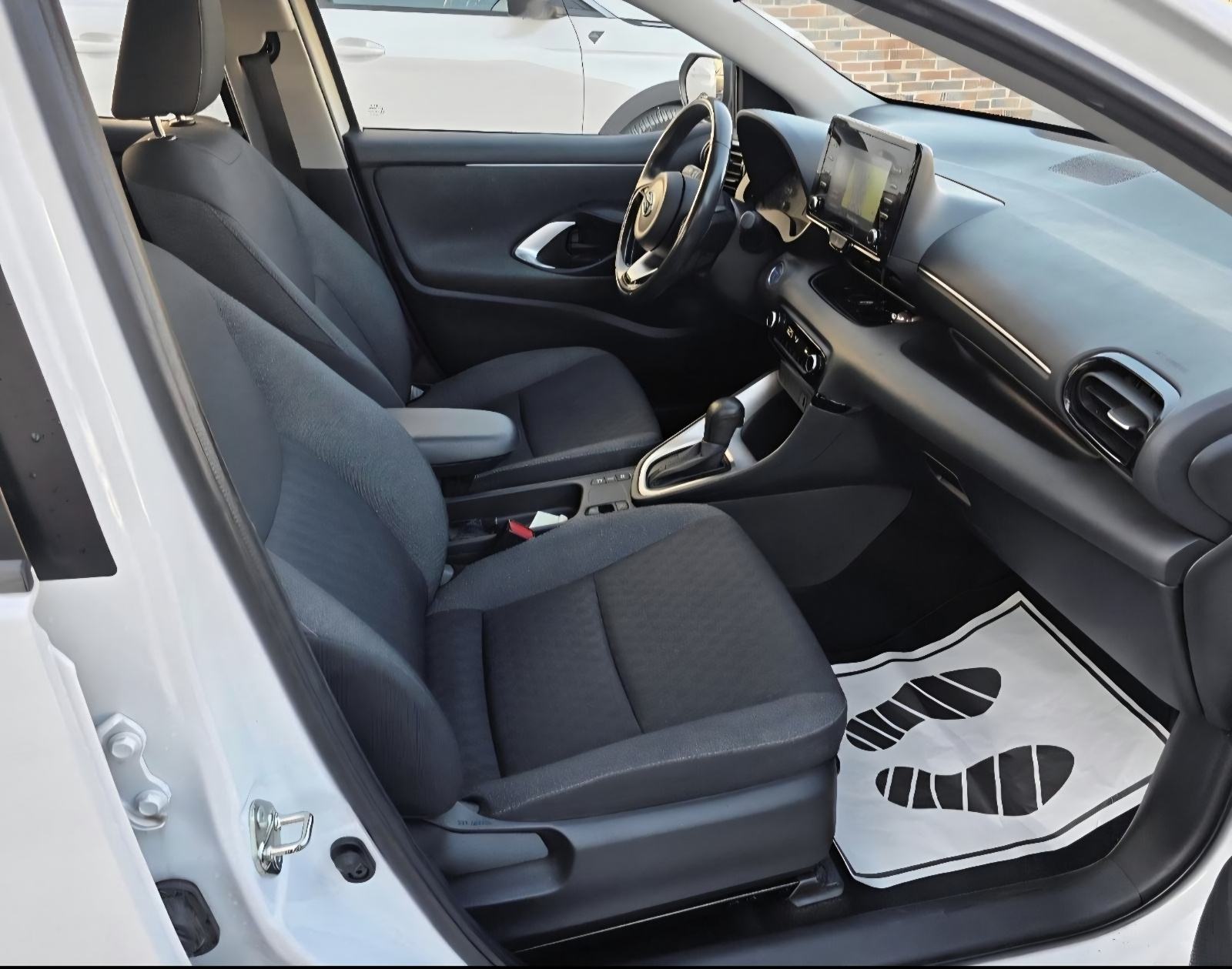 Toyota Yaris Hybrid 1,5 Automatik Reg 9/2026 Tvorničko jamstvo, fotografija 8