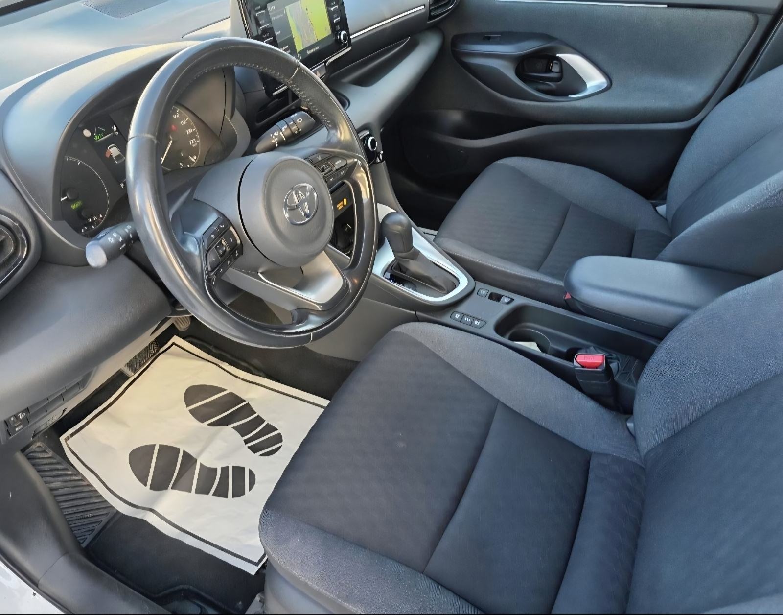 Toyota Yaris Hybrid 1,5 Automatik Reg 9/2026 Tvorničko jamstvo, fotografija 7