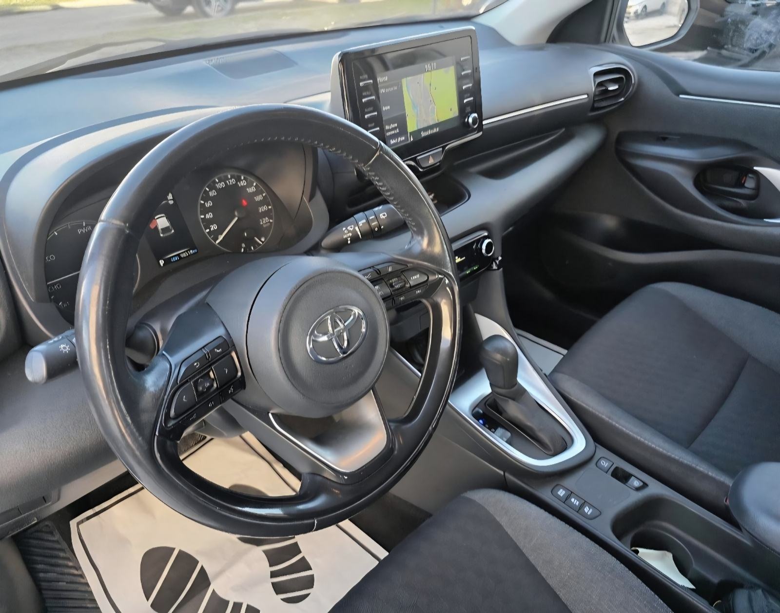 Toyota Yaris Hybrid 1,5 Automatik Reg 9/2026 Tvorničko jamstvo, fotografija 11
