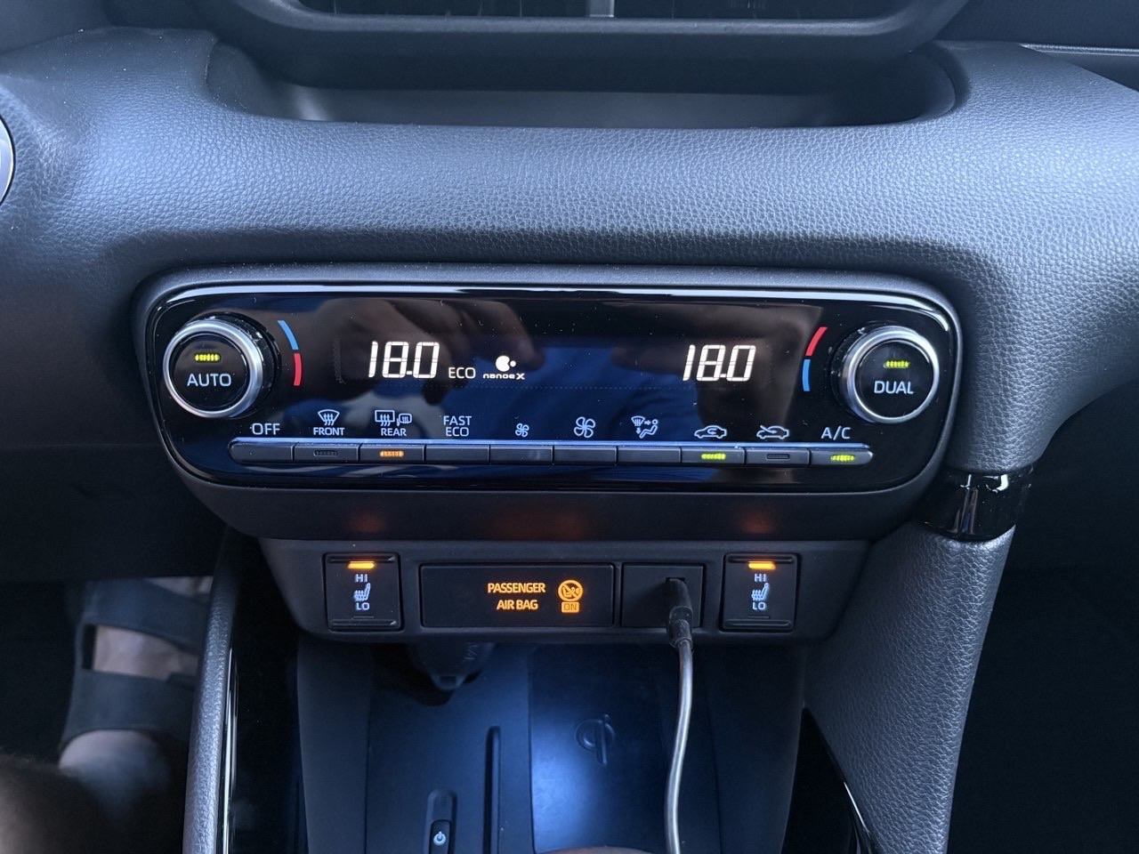Toyota Yaris 1,5 automatik, fotografija 14
