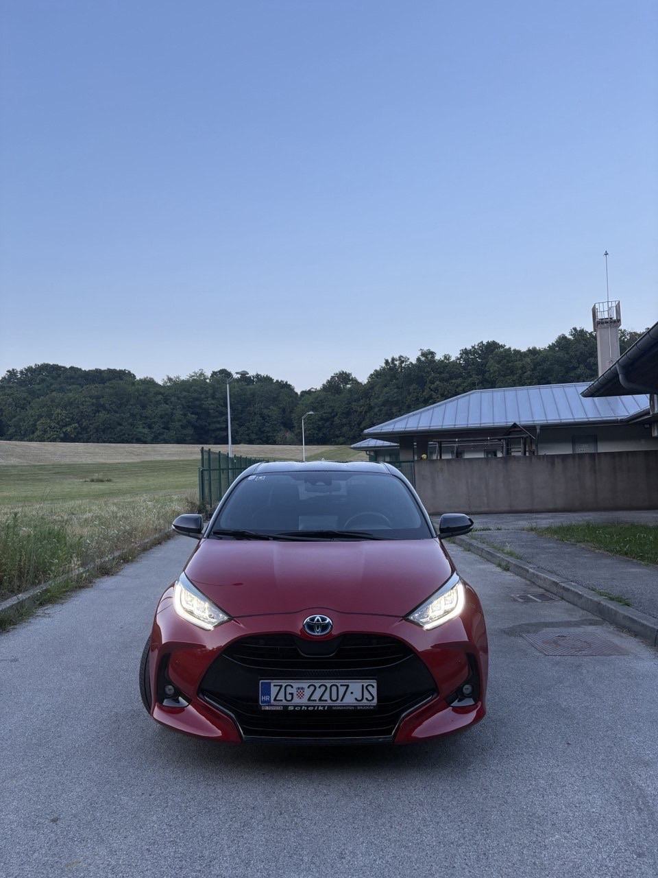 Toyota Yaris 1,5 automatik, fotografija 3