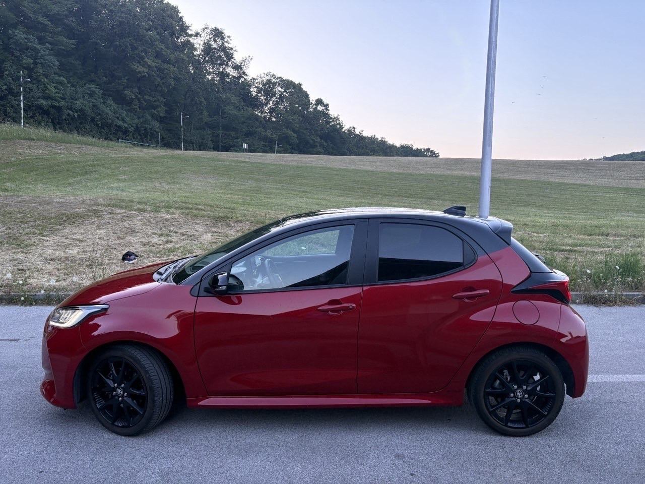 Toyota Yaris 1,5 automatik, fotografija 4