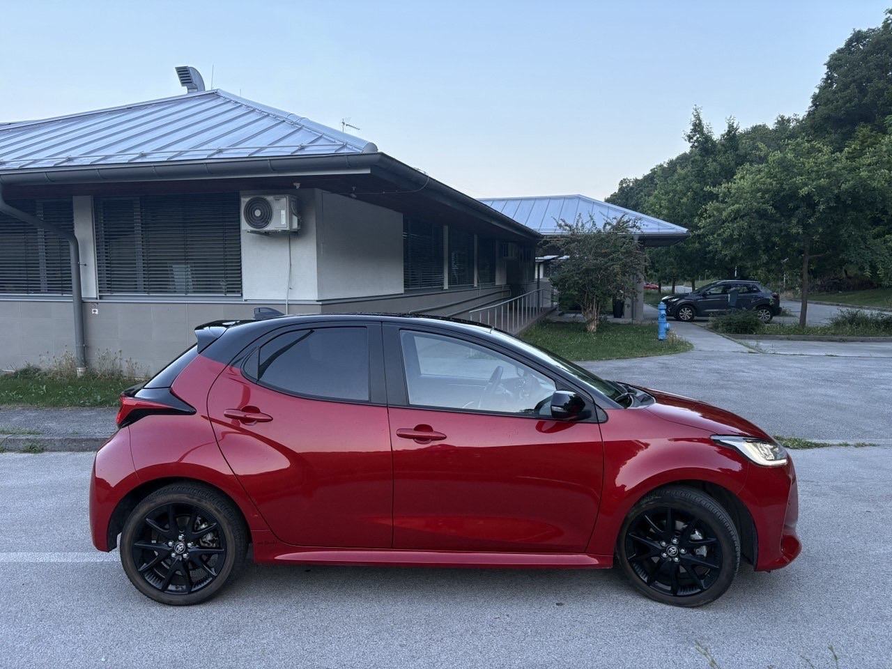 Toyota Yaris 1,5 automatik, fotografija 5