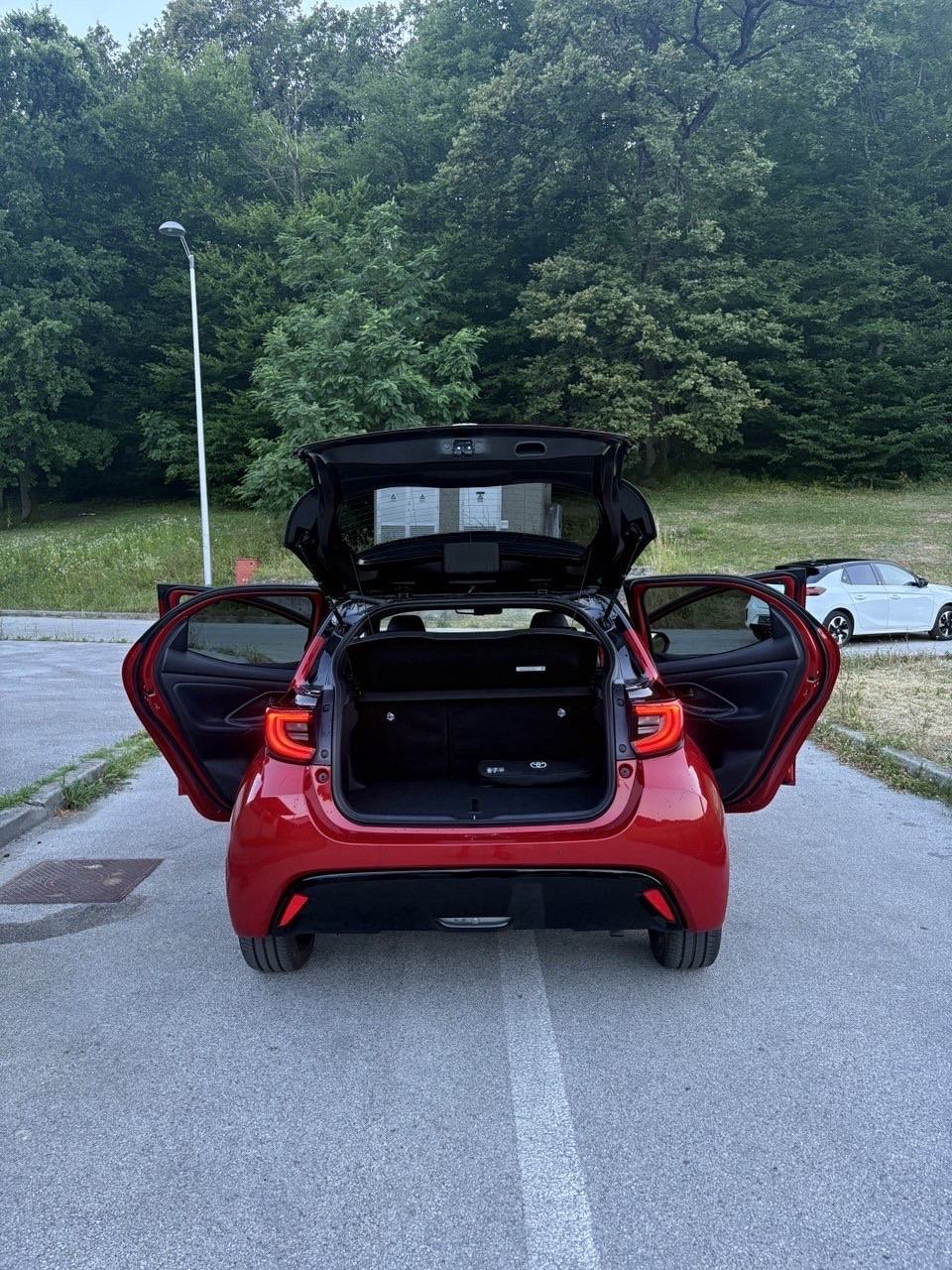 Toyota Yaris 1,5 automatik, fotografija 6