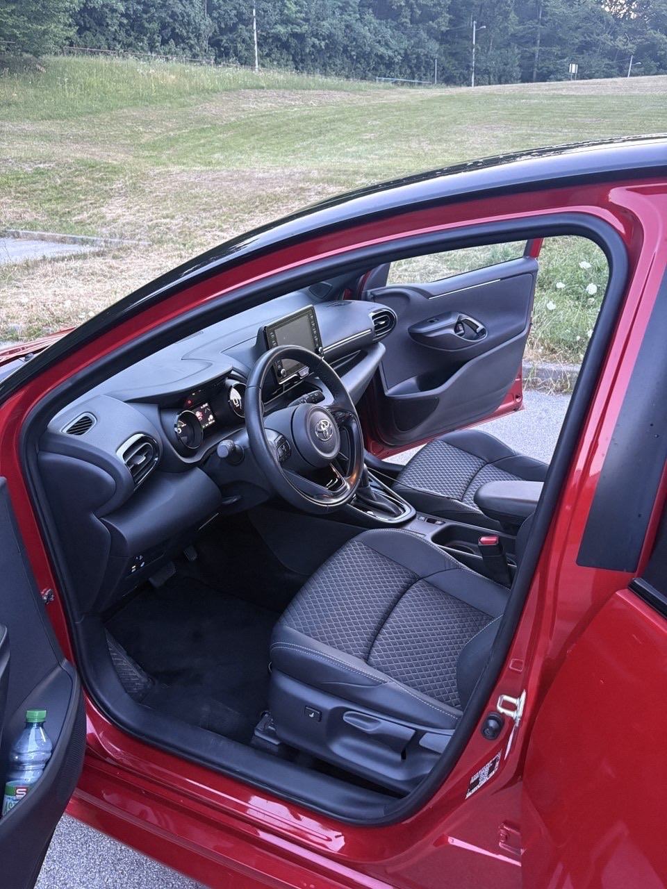 Toyota Yaris 1,5 automatik, fotografija 8