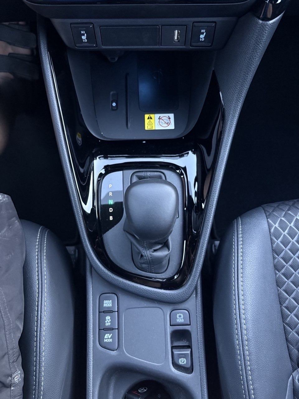 Toyota Yaris 1,5 automatik, fotografija 15