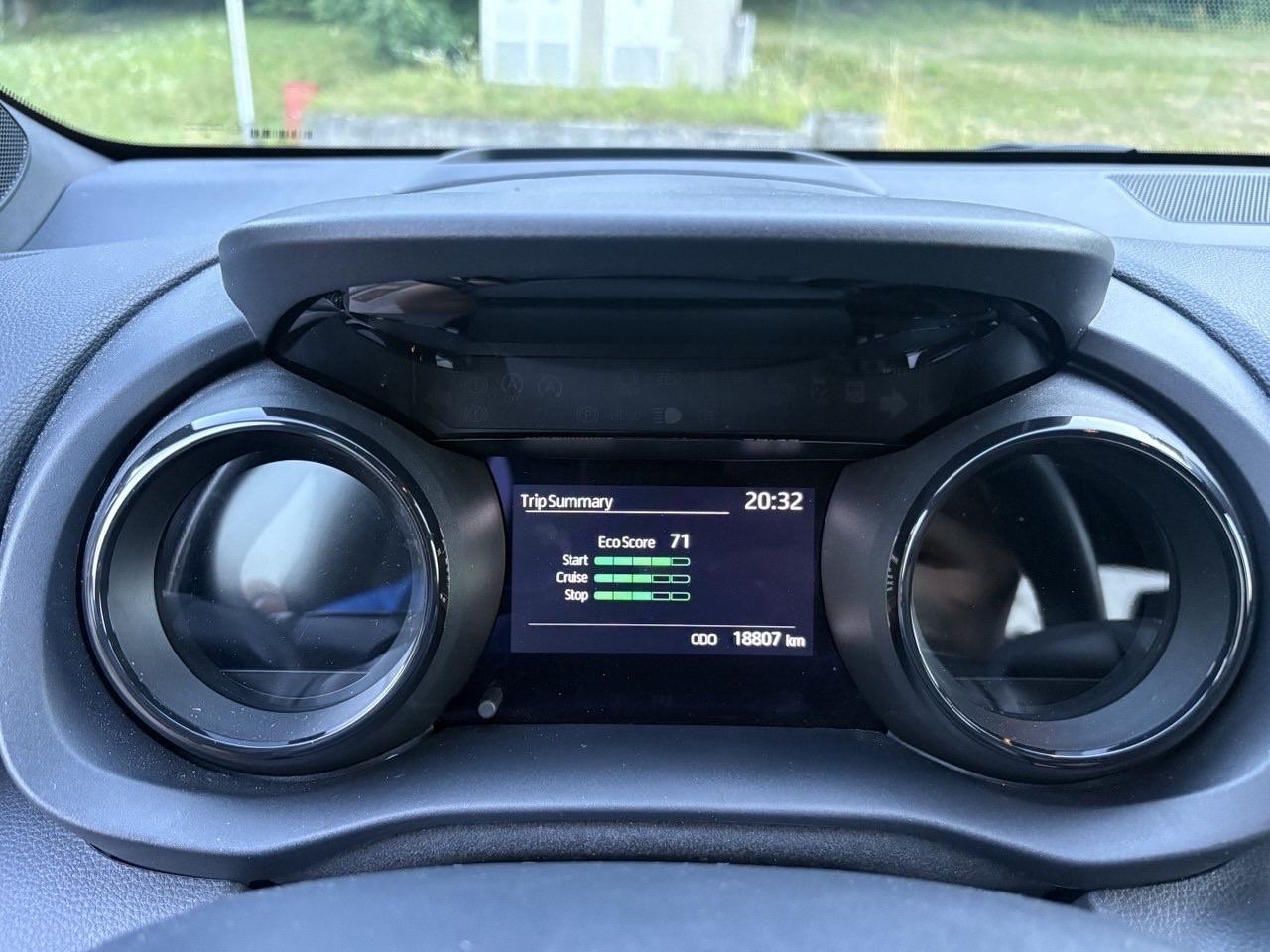 Toyota Yaris 1,5 automatik, fotografija 11