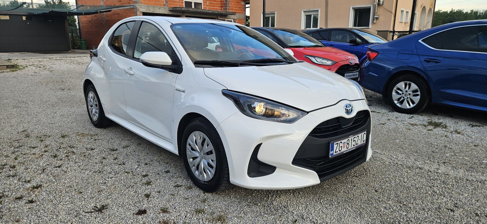 Toyota Yaris 1.5 Hybrid * Android * Apple * Automatik * Servis, fotografija 3