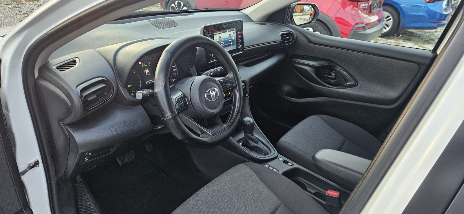 Toyota Yaris 1.5 Hybrid * Android * Apple * Automatik * Servis, fotografija 12