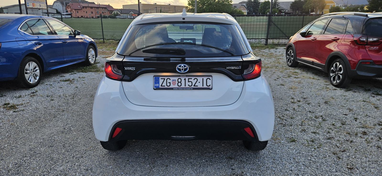 Toyota Yaris 1.5 Hybrid * Android * Apple * Automatik * Servis, fotografija 6