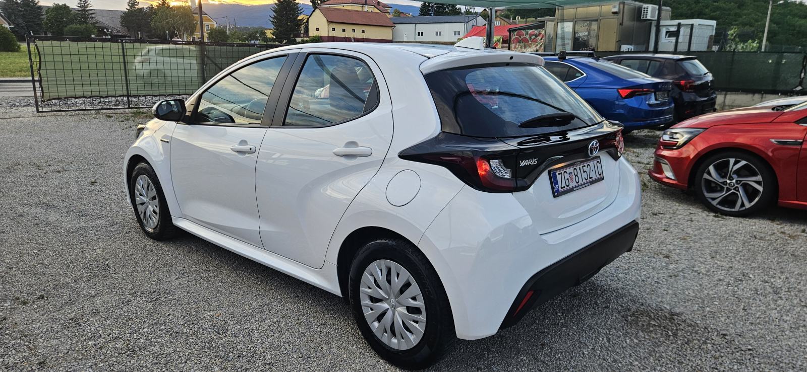 Toyota Yaris 1.5 Hybrid * Android * Apple * Automatik * Servis, fotografija 7