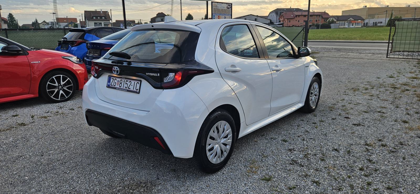 Toyota Yaris 1.5 Hybrid * Android * Apple * Automatik * Servis, fotografija 5