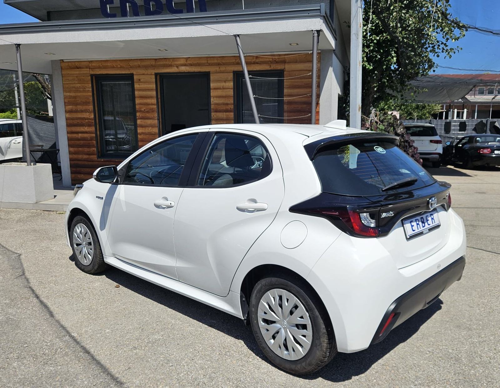 Toyota Yaris 1,5 Hybrid Aut., fotografija 5