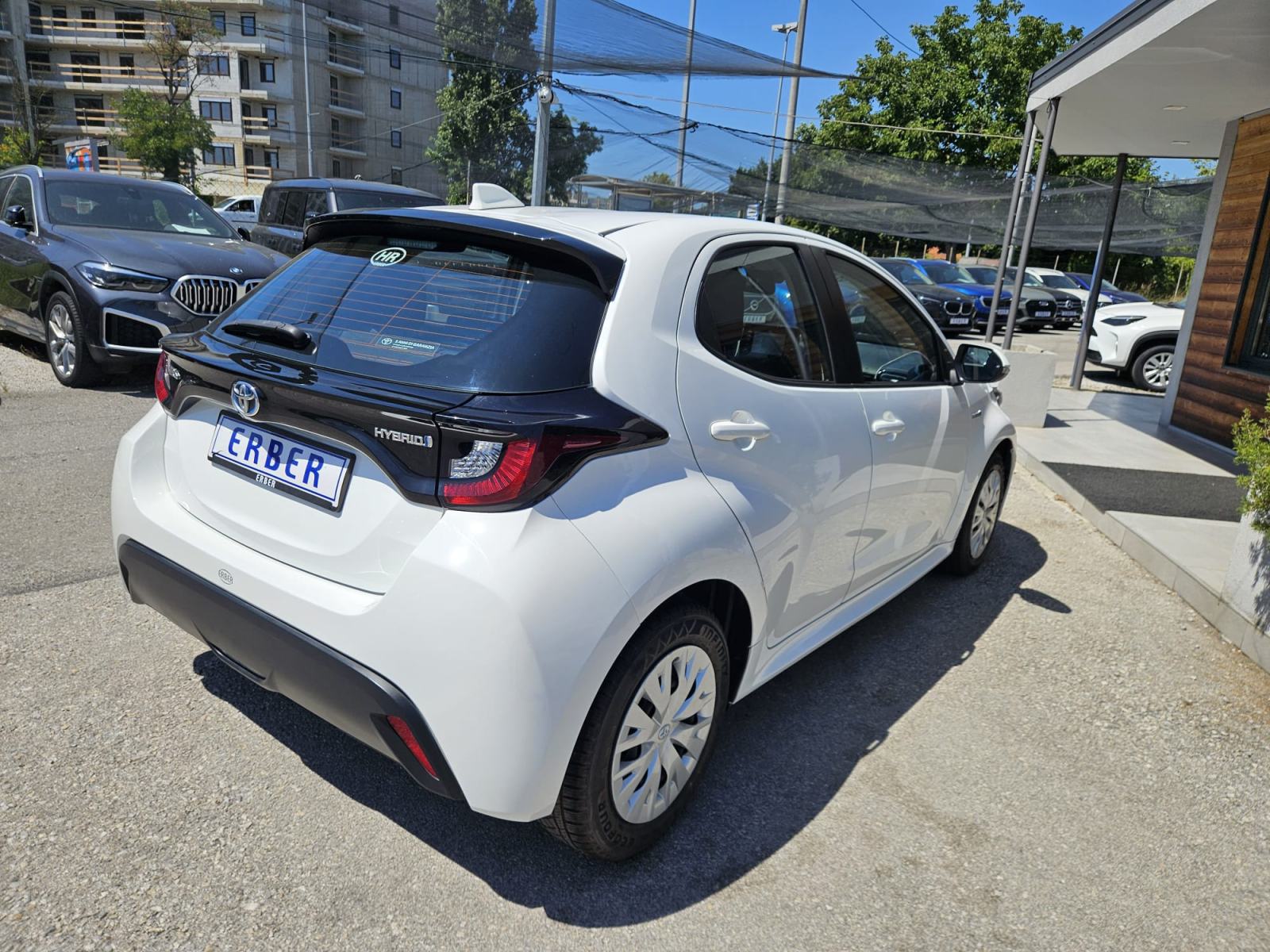 Toyota Yaris 1,5 Hybrid Aut., fotografija 9