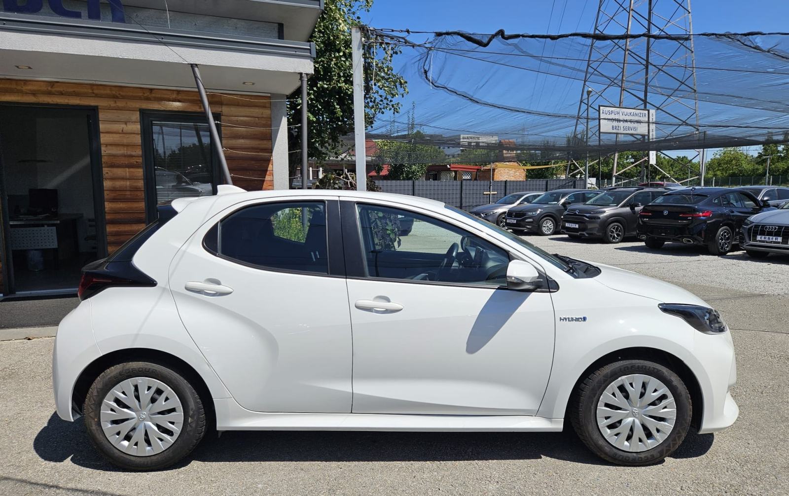 Toyota Yaris 1,5 Hybrid Aut., fotografija 8