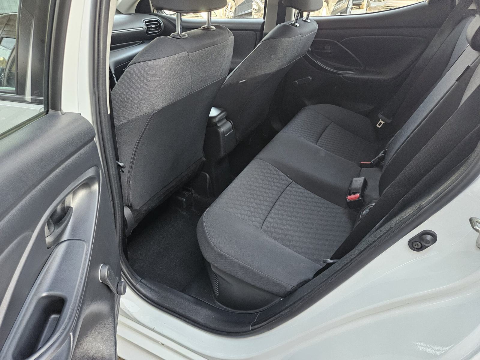 Toyota Yaris 1,5 Hybrid Aut., fotografija 15