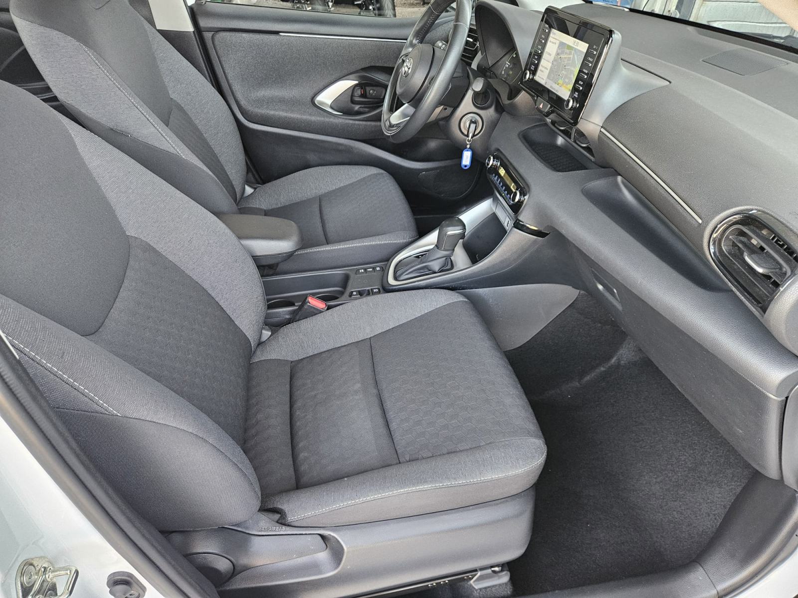 Toyota Yaris 1,5 Hybrid Aut., fotografija 19