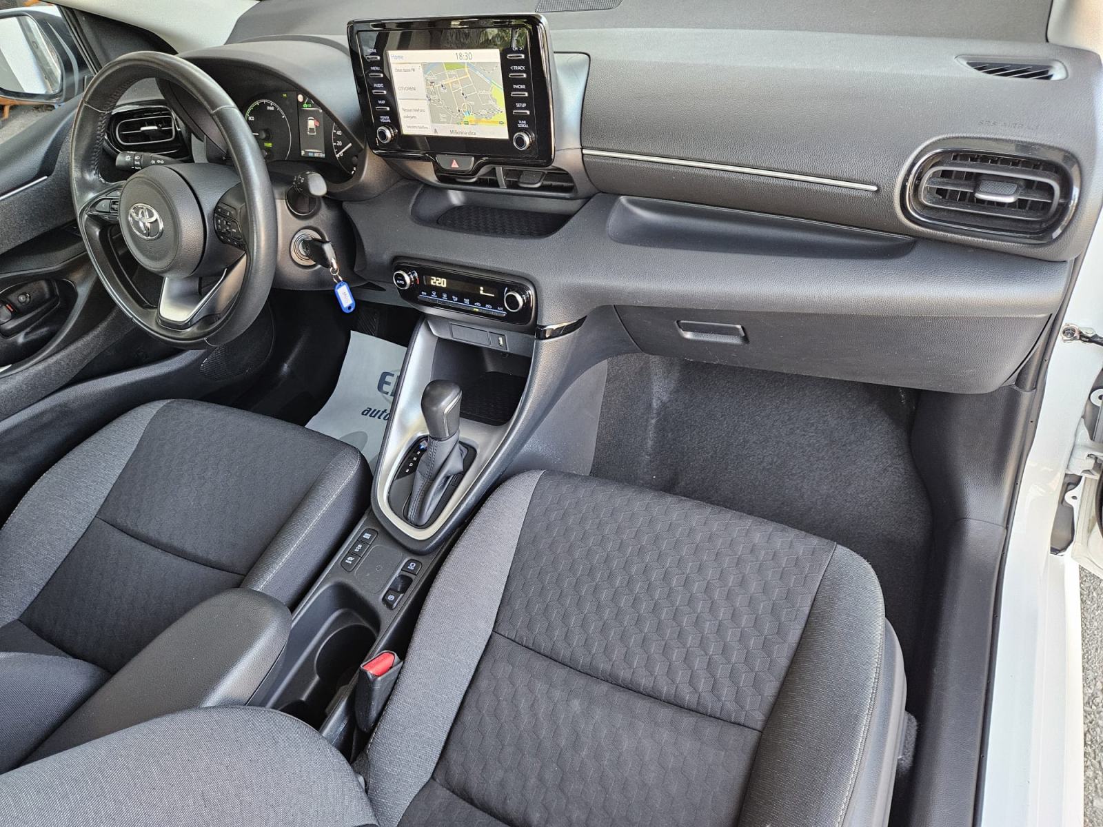 Toyota Yaris 1,5 Hybrid Aut., fotografija 20
