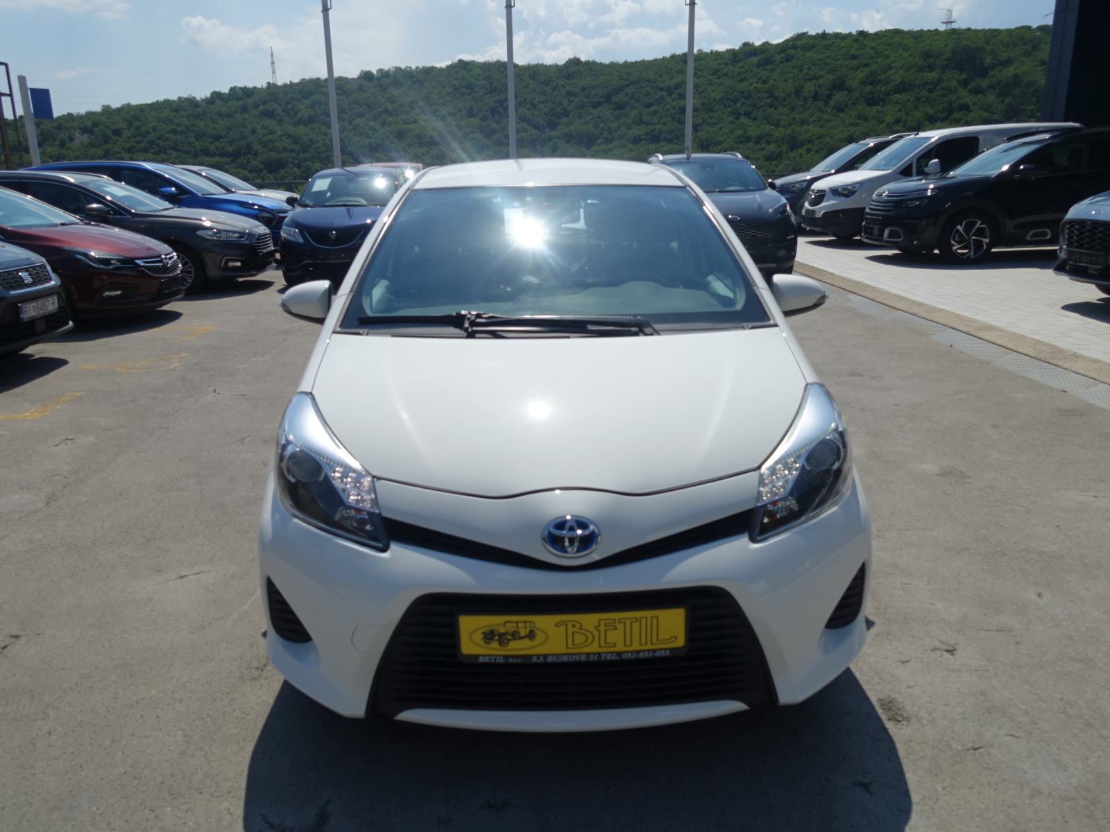 Toyota Yaris 1,5 Hybrid automatik / JAMSTVO + REGISTRACIJA, fotografija 8