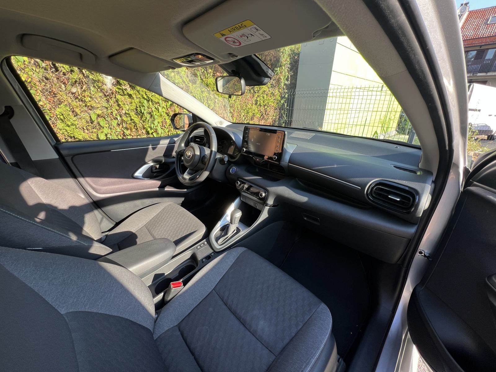 Toyota Yaris 1,5 Hybrid, Automatik, Sol oprema, fotografija 8