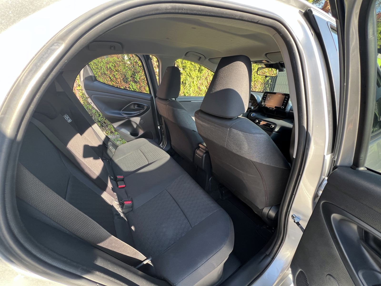 Toyota Yaris 1,5 Hybrid, Automatik, Sol oprema, fotografija 9