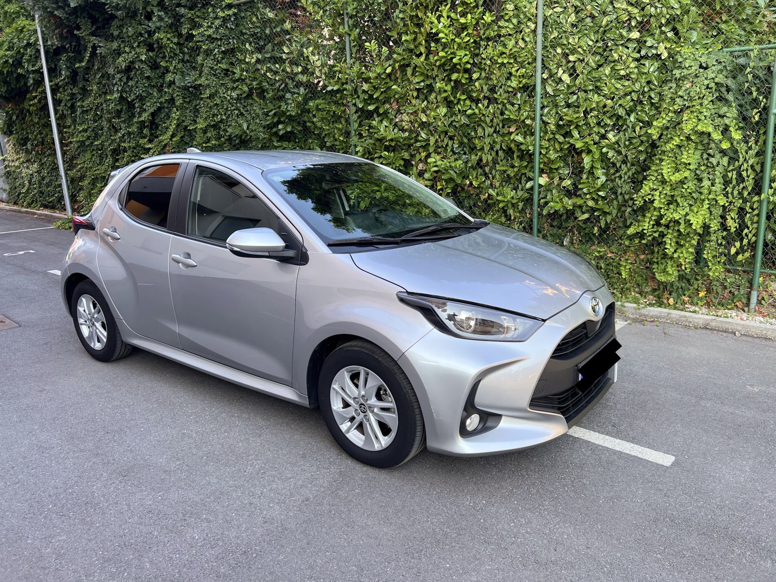 Toyota Yaris 1,5 Hybrid, Automatik, Sol oprema, fotografija 1