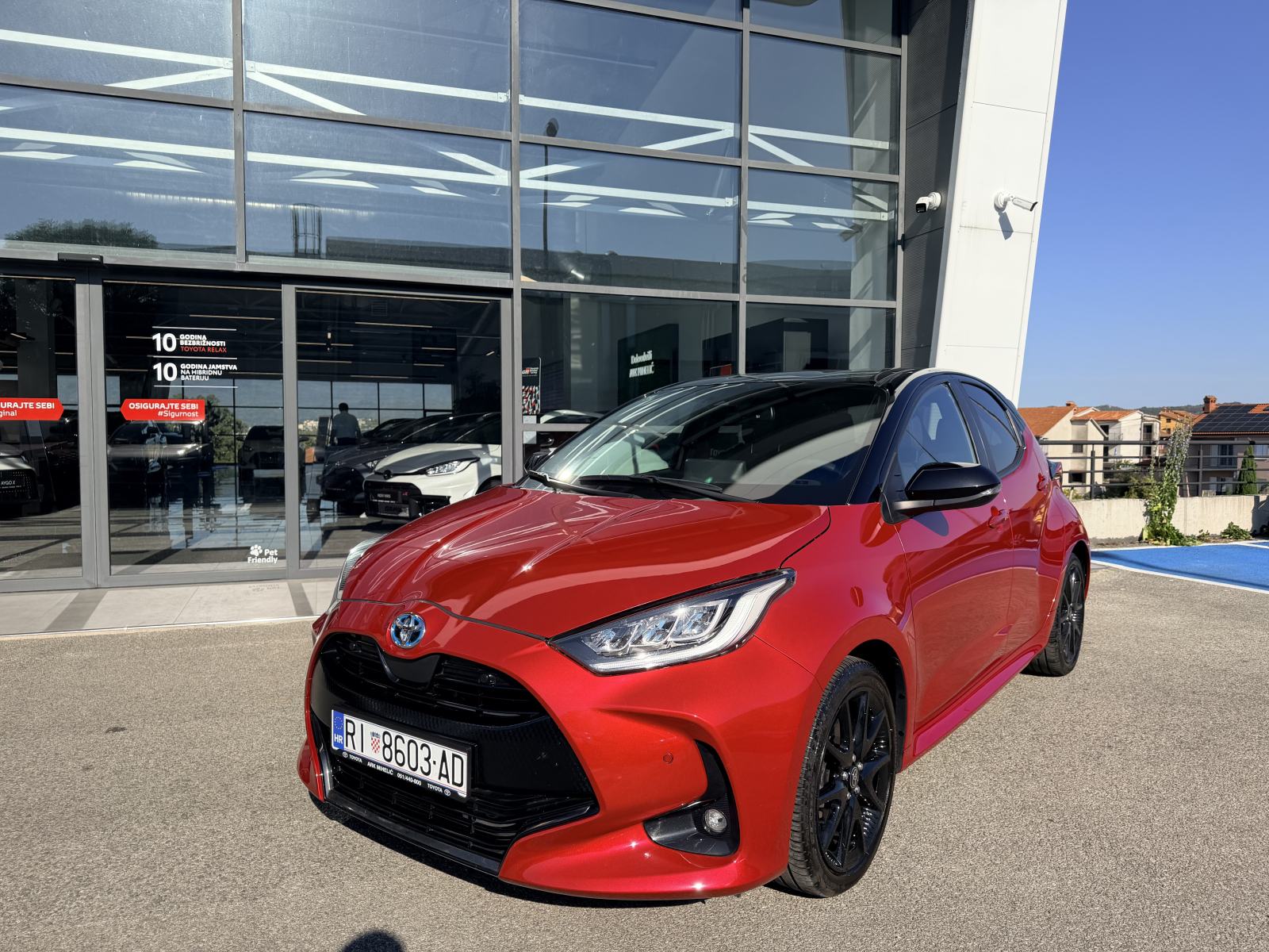 Toyota Yaris 1,5,HYBRID!Rabljeno vozilo! Očuvano!, fotografija 1