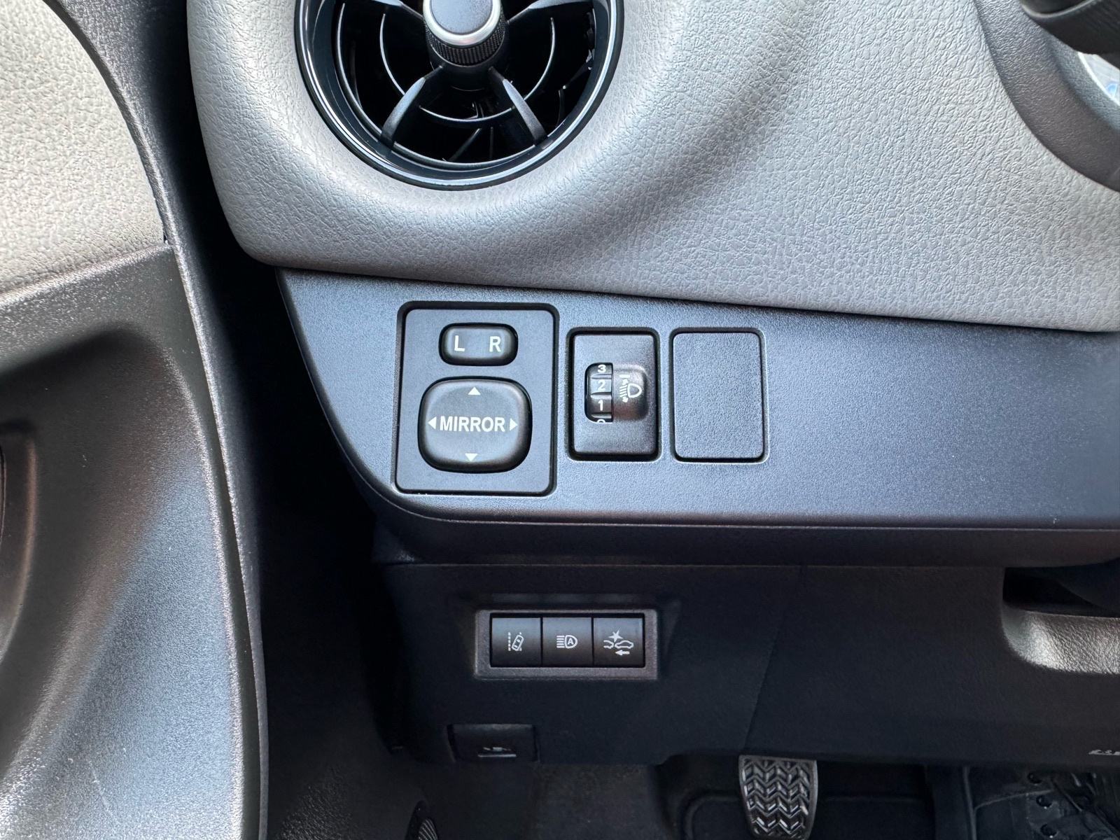 Toyota Yaris 1,5 - KAMERA, GR. SJEDALA, JAMSTVO, RATA 128e, fotografija 16