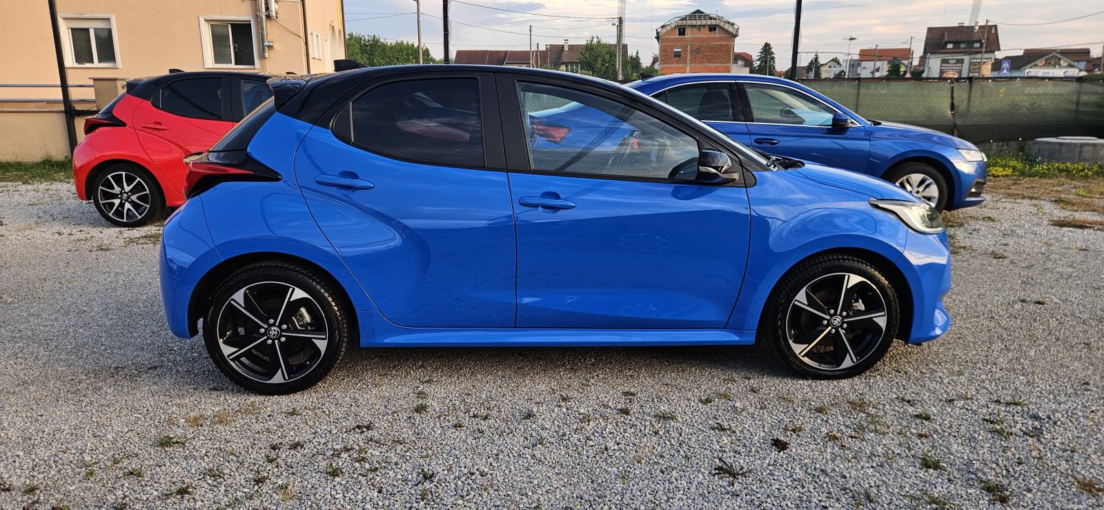 TOYOTA YARIS 1.5 HYBRID * PREMIERE * 96kWt * KAMERA * JBL* FULL OPREMA, fotografija 4
