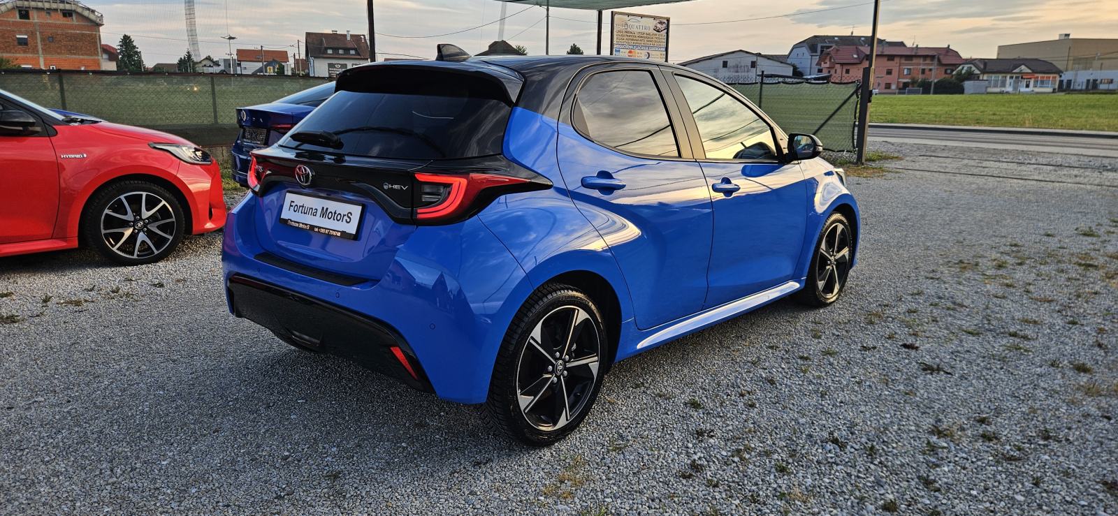 TOYOTA YARIS 1.5 HYBRID * PREMIERE * 96kWt * KAMERA * JBL* FULL OPREMA, fotografija 5