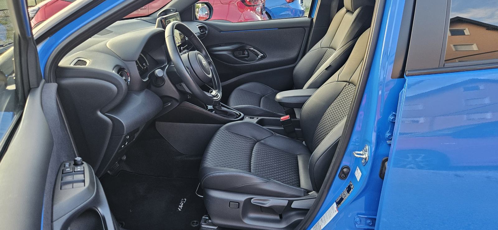 TOYOTA YARIS 1.5 HYBRID * PREMIERE * 96kWt * KAMERA * JBL* FULL OPREMA, fotografija 12