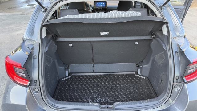 Toyota Yaris 1.5 VVT-i SOL | 2024. | 4.527 km | Jamstvo, fotografija 8