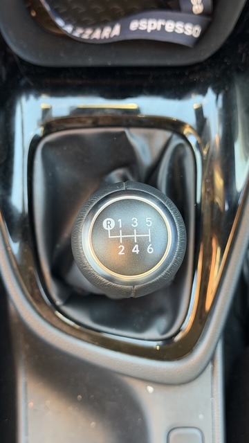 Toyota Yaris 1.5 VVT-i SOL | 2024. | 4.527 km | Jamstvo, fotografija 11